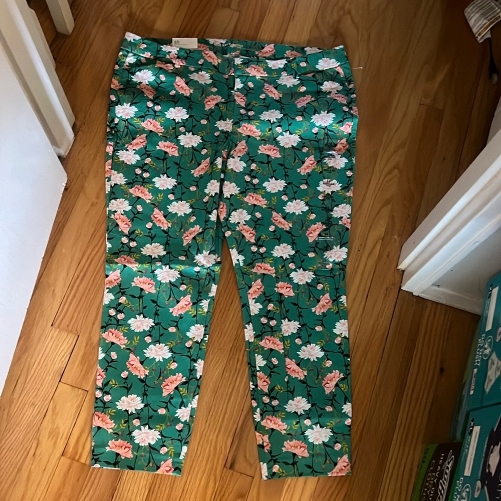 Old Navy mid-rise ankle length pixie pants